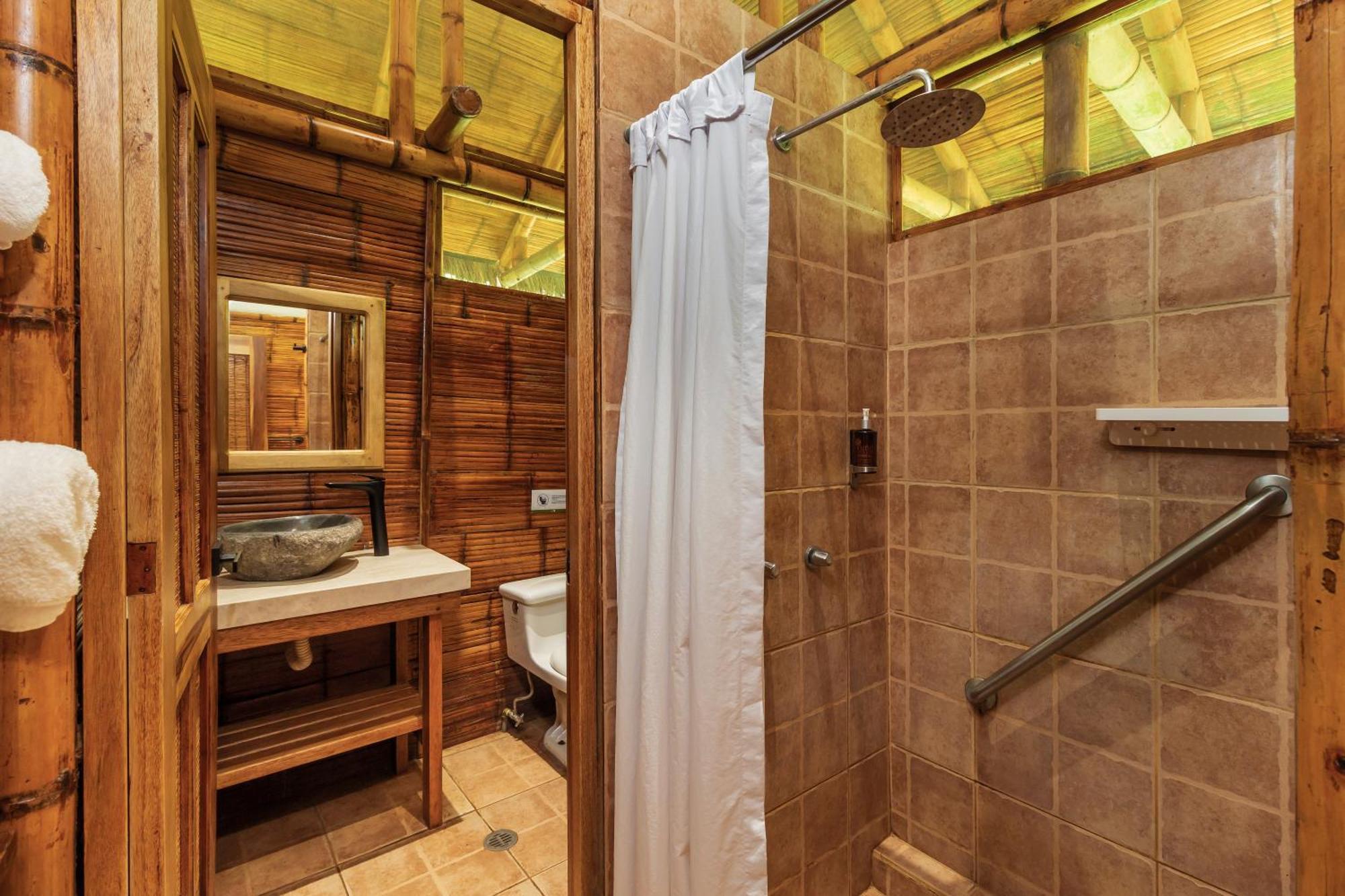 Providencia La Selva Eco-Lodge & Retreat מראה חיצוני תמונה