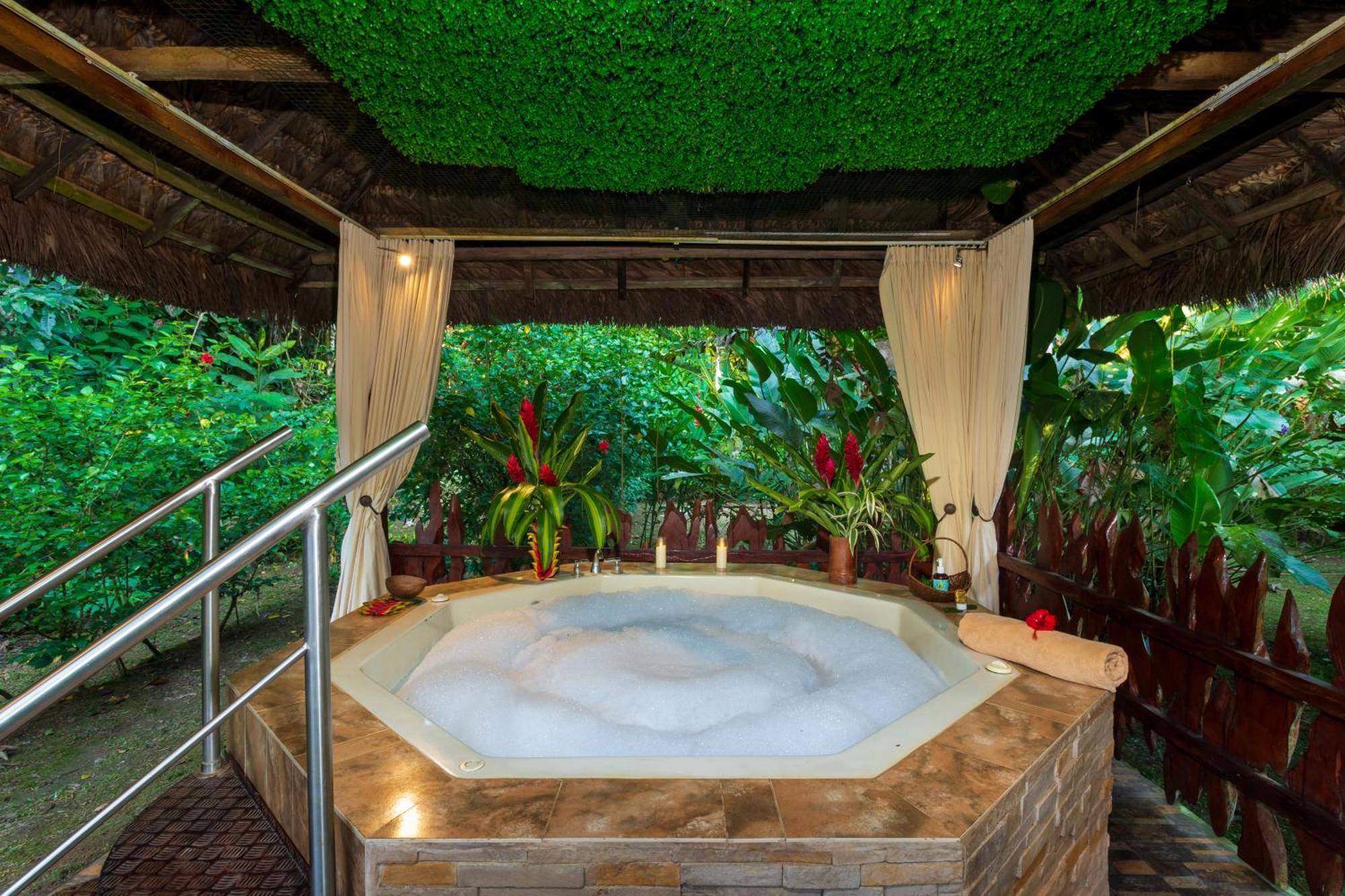 Providencia La Selva Eco-Lodge & Retreat מראה חיצוני תמונה